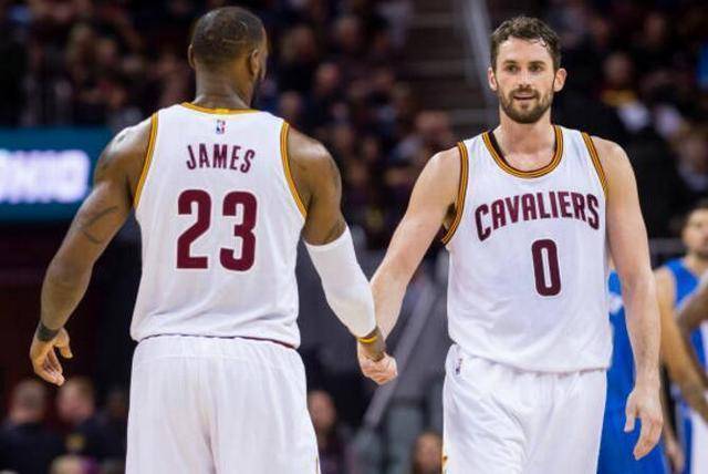 随着各地青 随着各地青